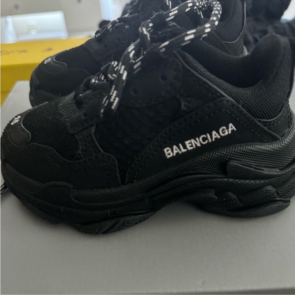 Balenciaga sneakers size 9c in great condition only wore a couple of times
